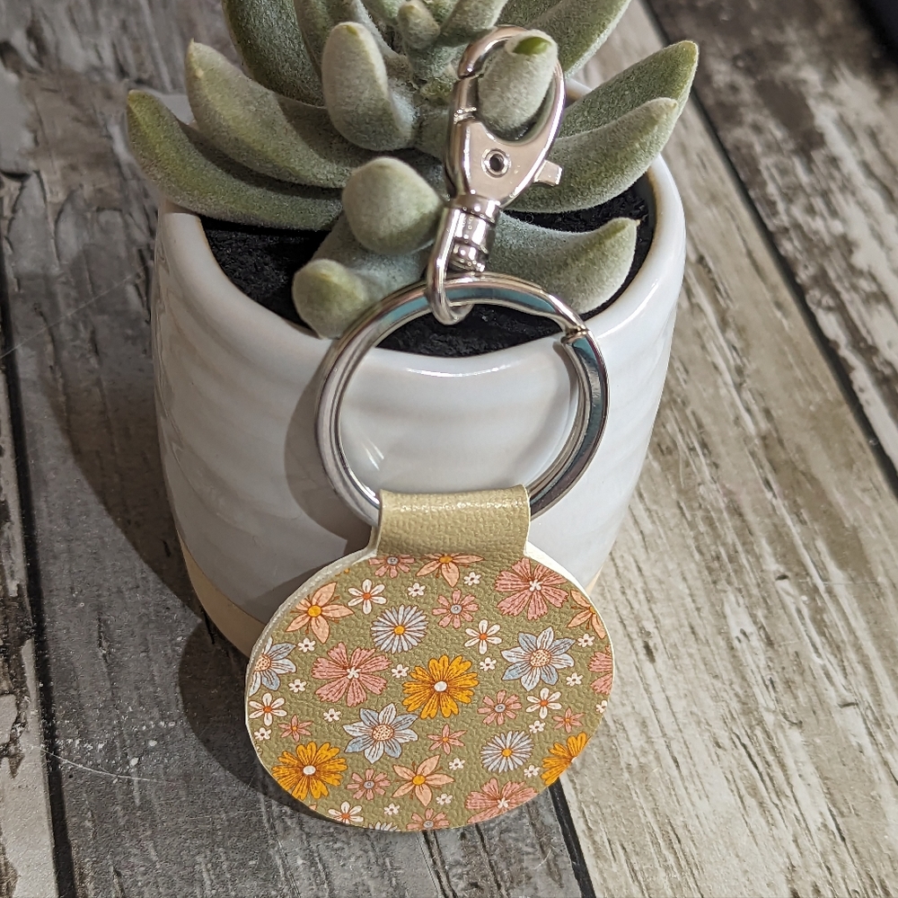 Retro Floral Faux Leather Keychain NEW!
